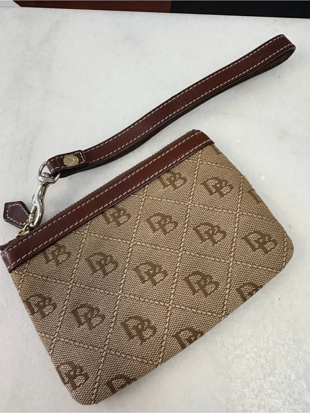 Dooney & Bourke compact brown